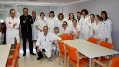 L'equip interdisciplinar de la nova unitat de mitja estada de l'Hospital d'Amposta. Foto: ACN