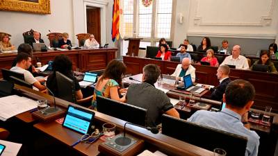 Un momento de la sesión de pleno que se celebró ayer en el Ayuntamiento de Reus. foto: alfredo gonzález