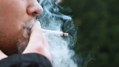 El tabaco es una adicción que cada año causa la muerte de 50.000 fumadores.