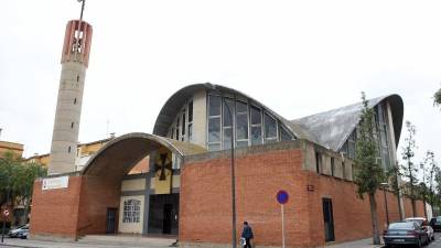 Imagen de la iglesia de Sant Bernat Calvó, cuyo apellido vuelve a escribirse con 'v'. FOTO: ALFREDO GONZÁLEZ