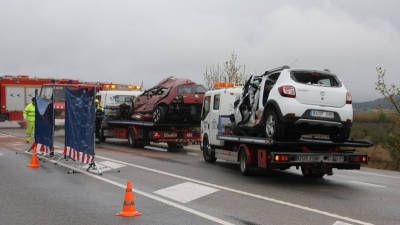 Imatge general de l'accident mortal a la N-II a Pont de Molins (Alt Empordà), amb dos vehicles implicats. Foto: ACN