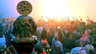 La imatge de Sant Pere, durant la darrera tronada de la Festa Major 2022 de Reus. Foto: Alfredo González