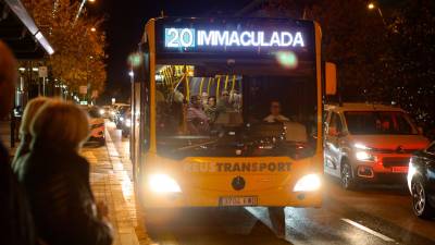 Potenciar el transporte público es una de las propuestas ciudadanas cara la implantación de la Zona de Bajas Emisiones. FOTO: Alba Mariné