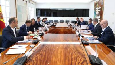 La industria de automoción se reúne con el presidente del Gobierno en La Moncloa