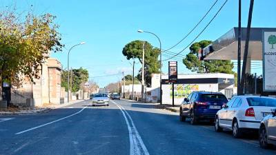 La entrada por la carretera de Montblanc se mejorará. Foto: Alfredo González