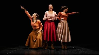 La Roser está protagonizada por Alba Aluja, Irene Benavent y Georgina Llauradó. Foto: Cedida
