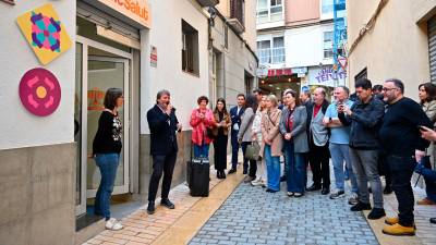 Durant la inauguració s’han visitat alguns locals buits. Foto: Alfredo González