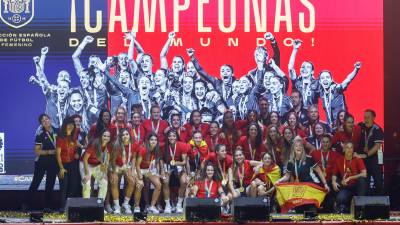 Imagen de las jugadoras de la selección española durante la celebración del título. Foto: EFE