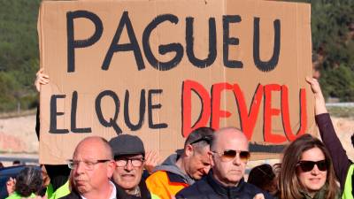 Cada dilluns els propietaris es manifesten per reclamar que els paguin les indemnitzacions. foto: acn