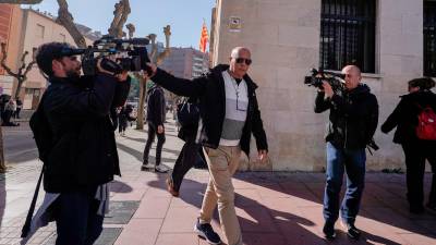El padre de Rosa Peral, Francisco Peral, a la salida de los juzgados de Tarragona. Foto: Marc Bosch
