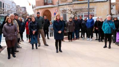 El Perelló fa tres minuts de silenci per als tres joves morts en l’accident