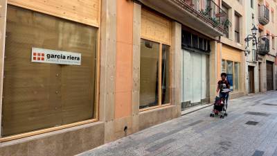 Las obras en el nuevo local de Drets Socials de Vila-seca, en la calle Major 12-16, se encuentran ya en la recta final. Foto: Alfredo González