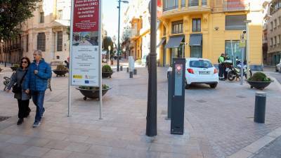 Les sancions als vehicles més contaminats arrencaran l’1 de desembre de 2025. Foro: Alba Mariné.