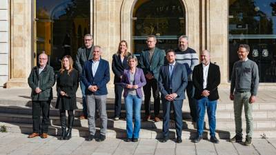El grupo impulsor del Àrea Metropolitana de Tarragona, en el Palau de la Diputació. Foto: Àngel Ullate