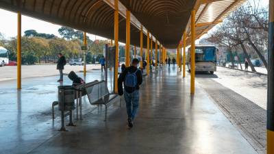 La estación de autobuses es una de las puertas de entrada a Reus para muchos visitantes. FOTO: Fabián Acidres