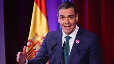 El presidente del Gobierno, Pedro Sánchez interviene en el acto institucional por el Día Internacional de la Mujer que este año tiene como lema ‘Nuestra voz. Más alta. Más clara. Más fuerte’, este viernes en el Auditorio del Museo del Prado. Foto: EFE