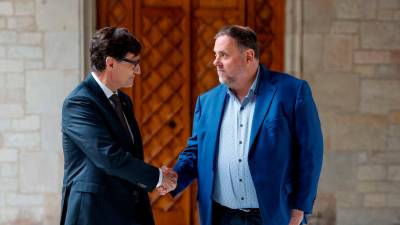 El presidente de la Generalitat, Salvador Illa, y el líder de ERC, Oriol Junqueras. Foto: EFE