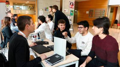 El programa Fem carrera impulsa el desarrollo profesional de los estudiantes en colaboración directa con las empresas del territorio. Foto: URV