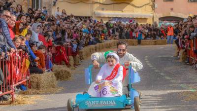 Uno de los participantes en la Baixada del Pajaritu. Foto: Manel Granell
