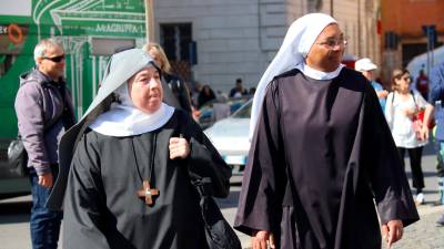Cola de fieles para entrar en la basílica de Santa María la Mayor de Roma y venerar la tumba del papa Francisco. Foto: ACN