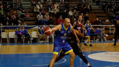 JJ Miguel en un partido con el CBT en el Serrallo esta temporada. Foto: Pere Ferré