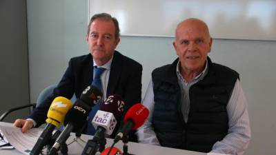 El presidente de la FEAT, Joaquim Riudeubas, conjuntamente con su portavoz, Josep Lluís Aymat, durante la rueda de prensa para presentar el balance anual. Foto: ACN