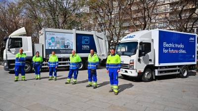 El Ayuntamiento de Reus suma 2 vehículos eléctricos para recoger residuos