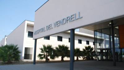 El hombre ha sido trasladado al Hospital de El Vendrell. Foto: DT
