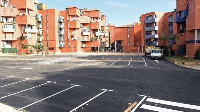 Imagen de la zona del solar de la calle Badalona pavimentado, en el barrio Gaudí. Foto: Alfredo González