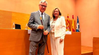 Eduard Rovira, de nou alcalde, amb la regidora del PP i de més edat, Núria Gómez. FOTO: Aj. Torredembarra
