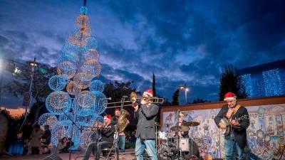El concert de la Stromboli Jazz Band durant l’acte. Foto: Ajuntament de La Canonja