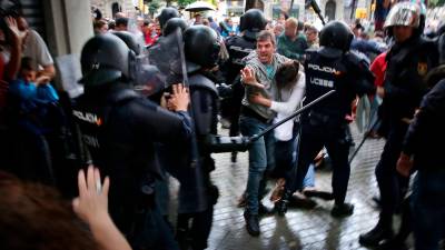 45 agents de la Policía Nacional, a punt de judici per les càrregues de l’1-O a Barcelona