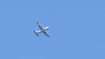 Imagen del avión militar que esta mañana ha sobrevolado Reus. Foto: Alfredo González