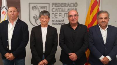 Los subdelegados: Aniceto Galvá, Juan Francisco Muñoz y Toni Nieto junto con el delegado José Cosano (segundo por la derecha). Foto: FCF