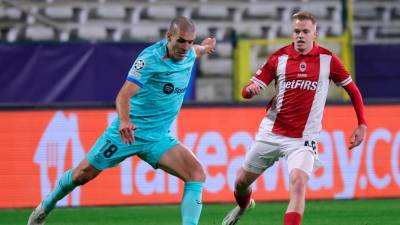 Oriol Romeu regresaba al once titular del Barça ante el Amberes, en Champions League. Foto: EFE