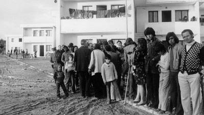 Vecinos de la Esperanza, en una foto del 30 de abril de 1977. FOTO: CHINCHILLA/CENTRE D’IMATGES DE TARRAGONA/L’ARXIU