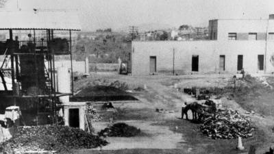 La fàbrica de gas de Tarragona l’any 1957. foto: Tarragona a través del temps (1984), de Josep M. Olivé i Solanes