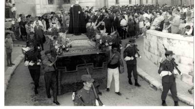 La imatge processional de sant Magí sobrevisqué a la Guerra Civil. Foto: Ramon Vallvé (1968)· Ajuntament Tgn · Centre d’Imatges de Tarragona · L’Arxiu