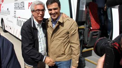 L´alcalde de Tarragona, Josep Fèlix Ballesteros (PSC), amb el secretari general del PSOE, Pedro Sánchez, el 16 d´abril de 2015. Foto: ACN