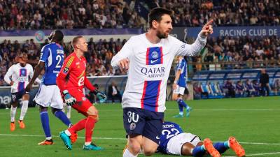 Lionel Messi celebra un gol con la camiseta del PSG. EFE