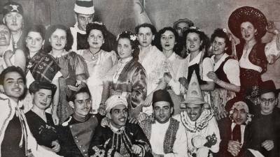 Instantània d’una de les imatges que es pot veure a l’exposició‘La festa amagada, El Carnaval durant el franquisme’. foto: Alba Mariné