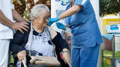 La vacunación para los mayores de 60 años se iniciará la próxima semana. Foto: EFE