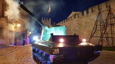 La colla va posar a la venta a Wallapop el tanc que van fer servir a la desfilada. Foto: Facebook Embrag&agrave;nia Montblanc
