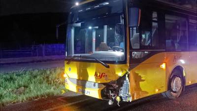 El bus urbano de Calafell contra el que colisionó el coche. FOTO: AJUNTAMENT CALAFELL