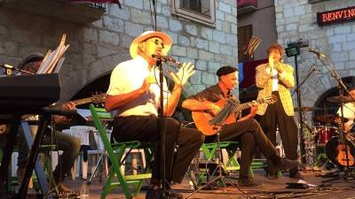 Un espectacle musical a la plaça Major va cloure ahir al vespre les Festes Extraordinàries 2016. Foto: Josep Ardila