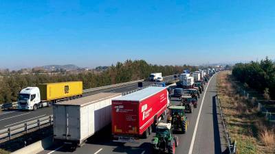 Tractores dirigiéndose a Barcelona este miércoles. Foto: Joel Medina