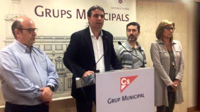 Imagen de la rueda de prensa del grupo municipal de C's de esta mañana en el Ayuntamiento de Reus. Foto: A. González