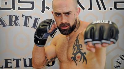 Alexander Quílez es luchador profesional de MMA. Foto: Alfredo González