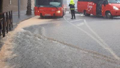Los vecinos de Coma-ruga se quejan de que el municipio se inunde cada vez que llueve. Facebook