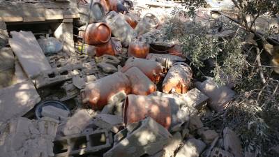 En la casa donde se ha producido el estallido hab&iacute;a numerosas bombonas de butano. Foto: R.L./D.T.